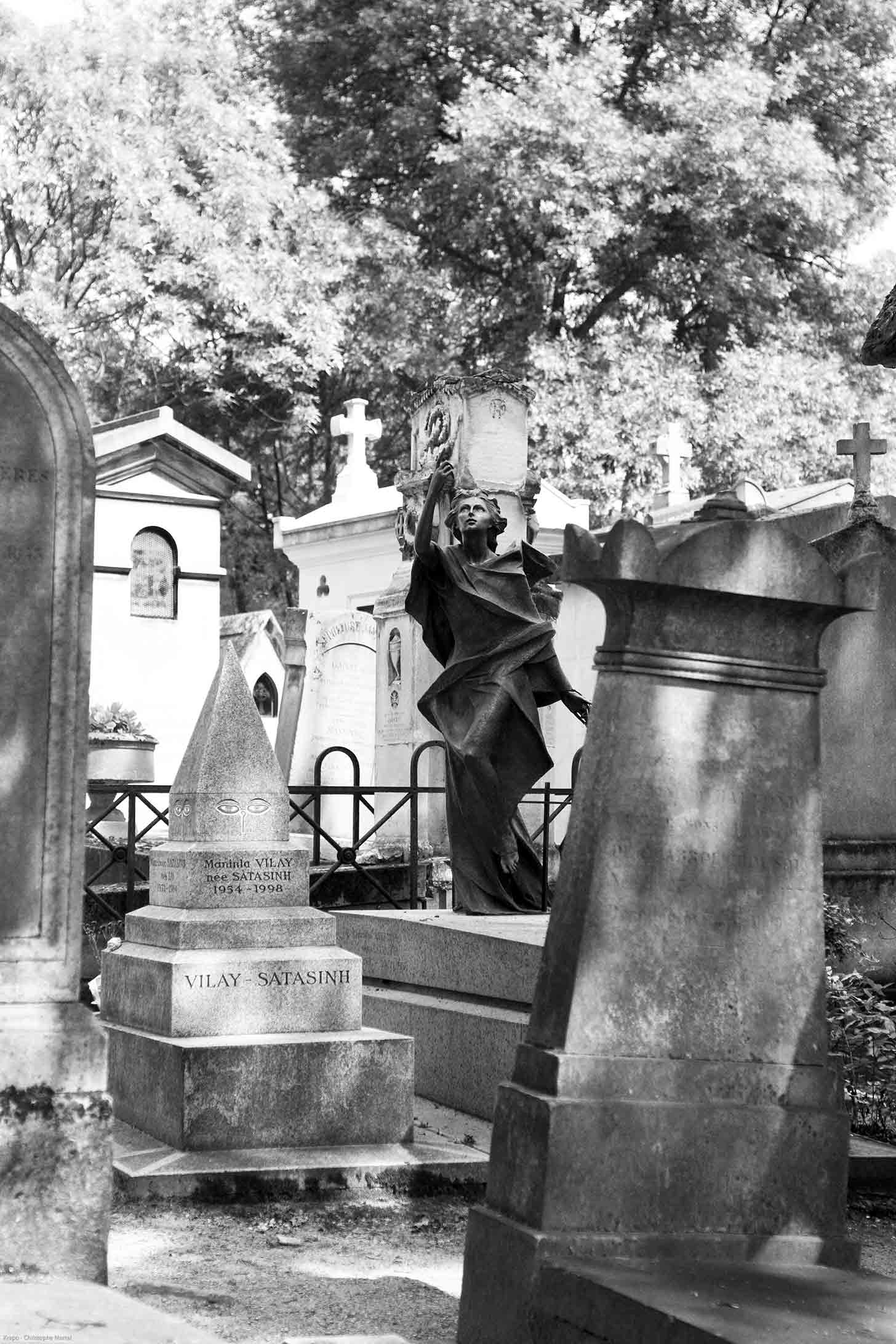  Tombes et tombeaux - Christophe Martel 