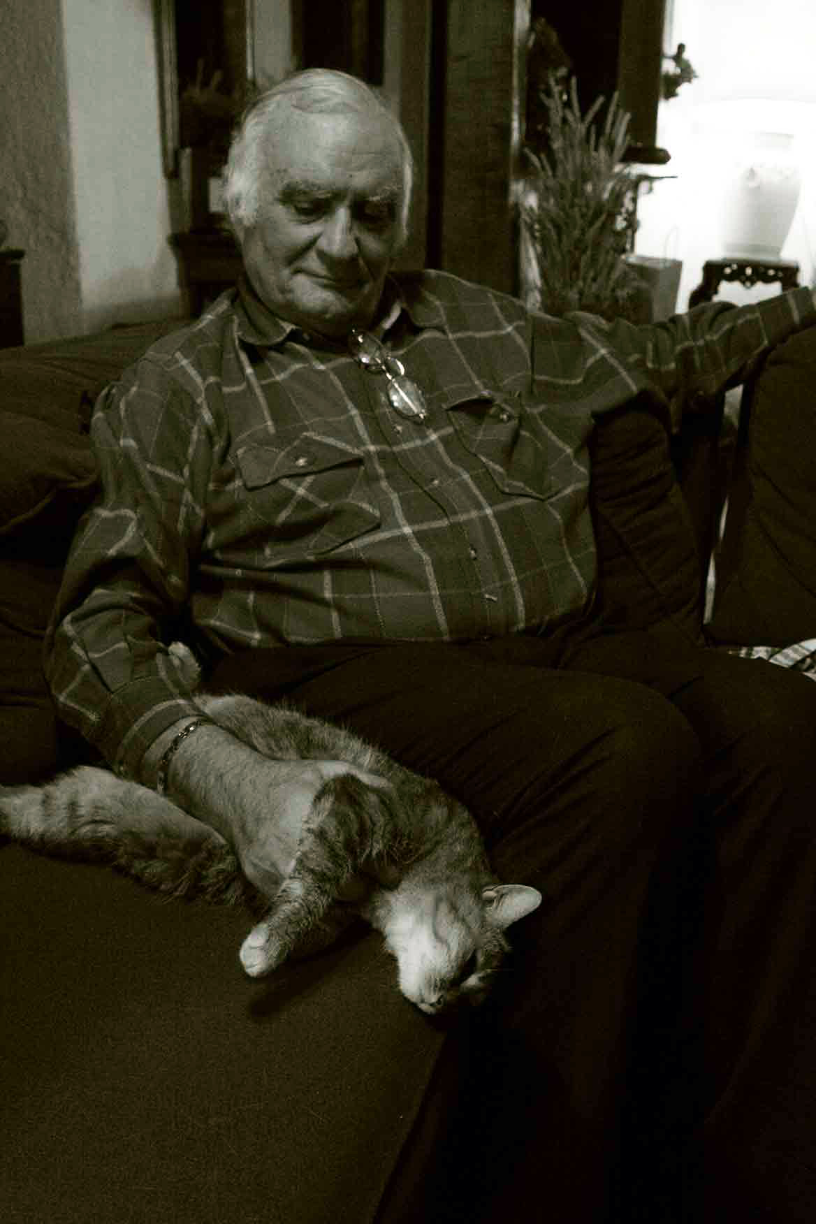  Man and cat - Christophe Martel 