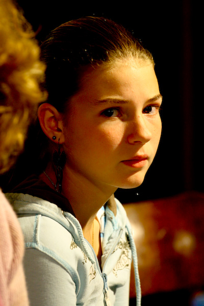  Jeune fille à table - Christophe Martel 